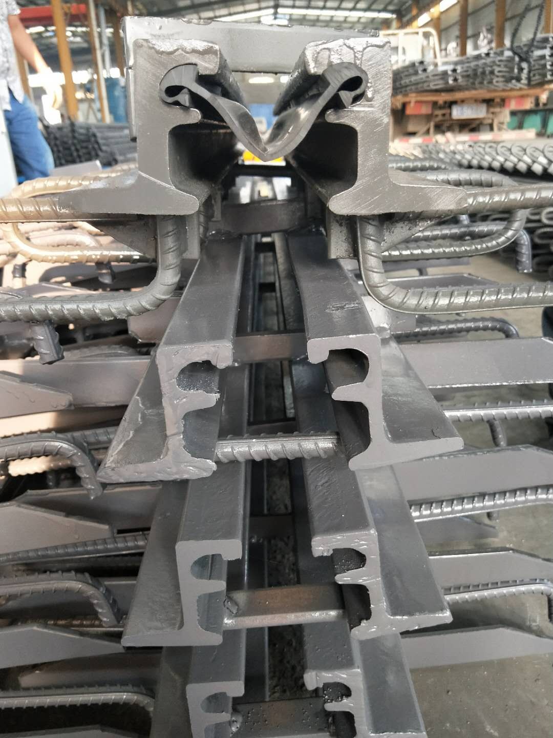 E60伸缩缝